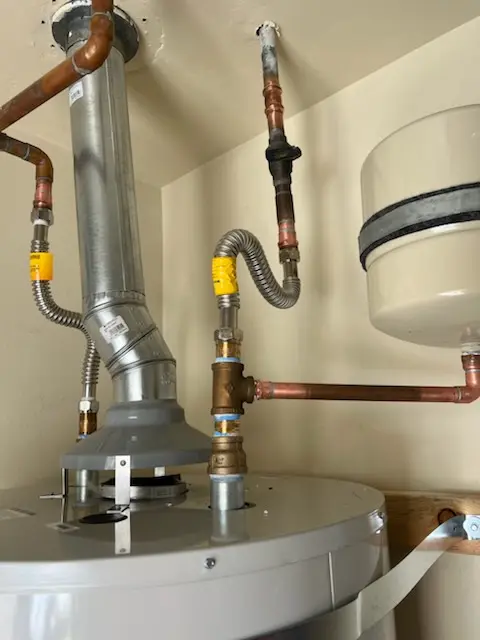 Water heater installation and plumbing repair in Historic Hyde Park North